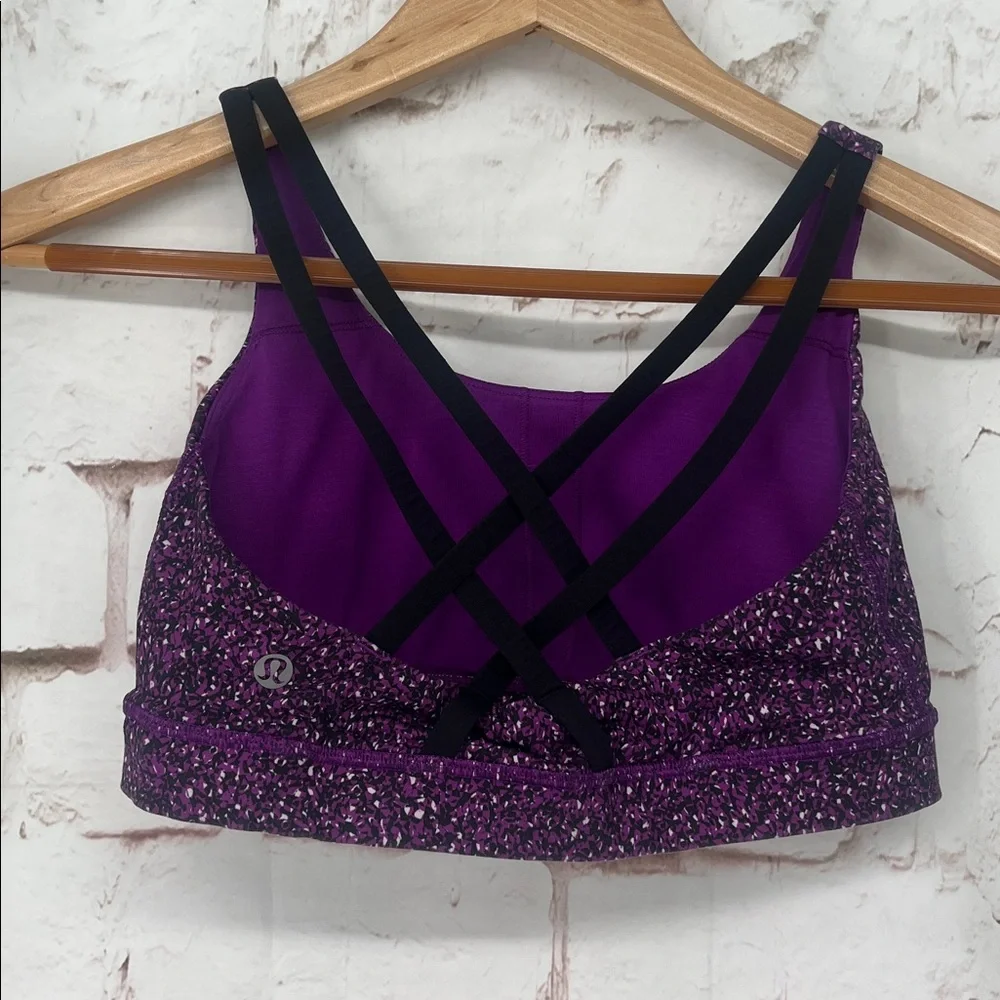 lululemon “Energy” Bra, Size 6 - Picture 6 of 8